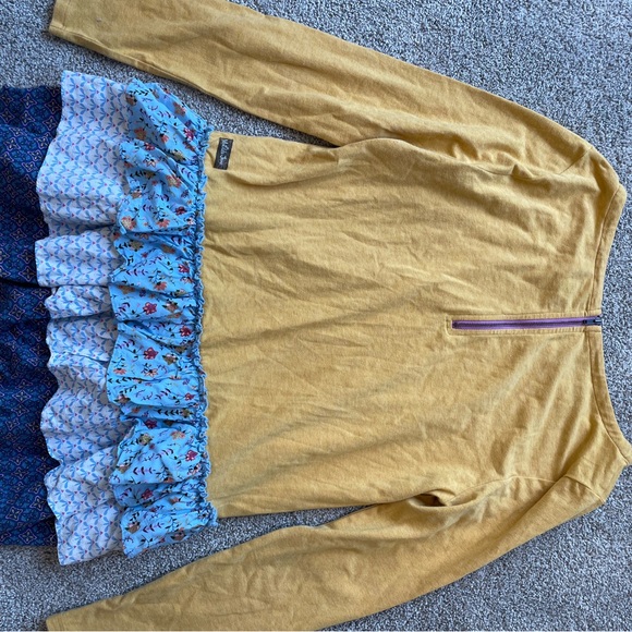 Womens Mustard Matilda Jane Sleeve Top with Blue Ruffle Hem- Size Medium - Picture 4 of 4